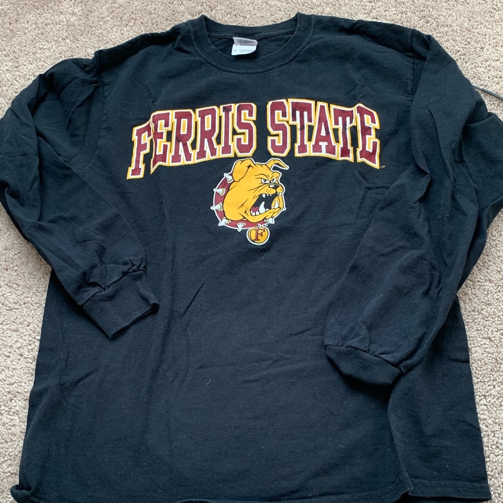 Size M Ferris State University Long sleeve Shirt